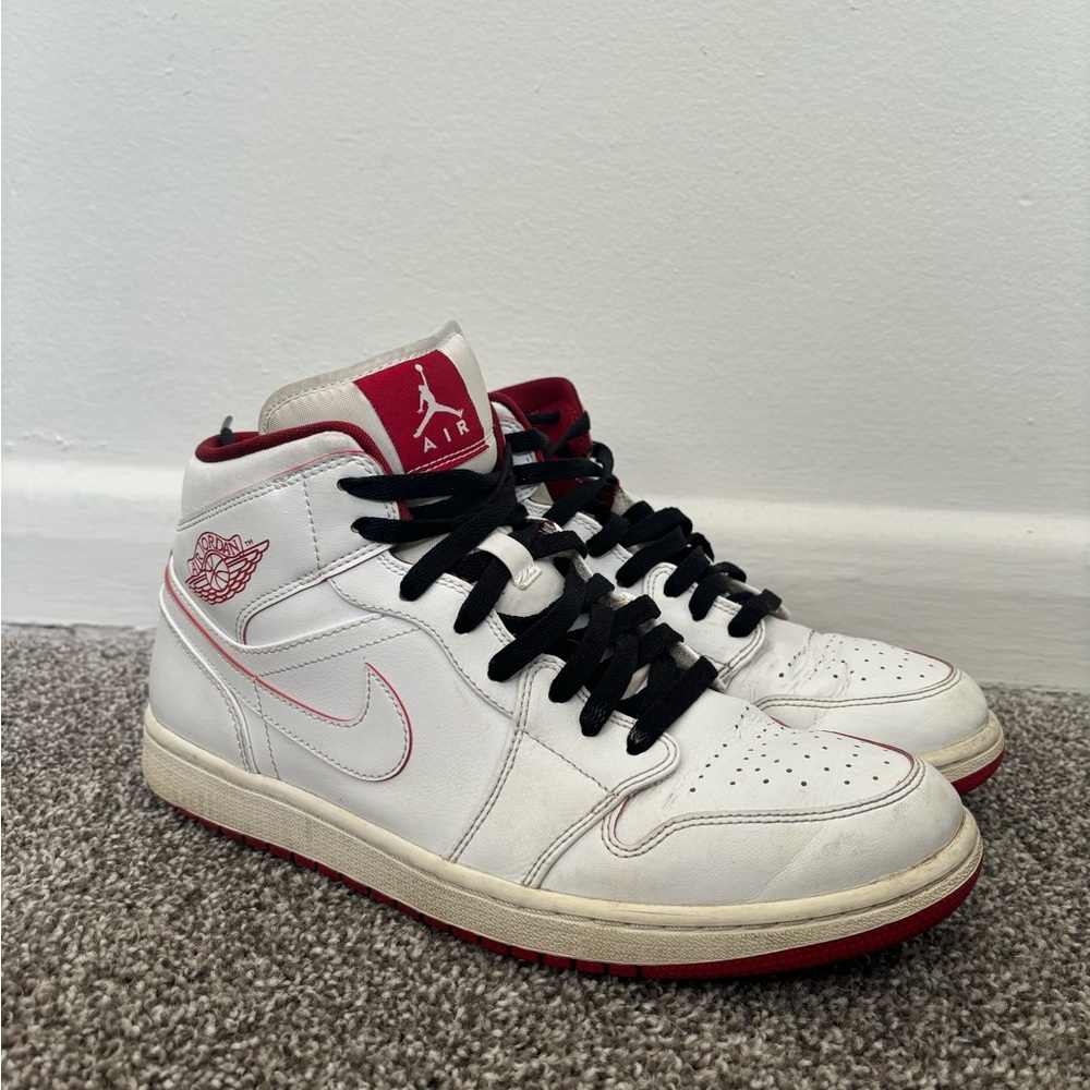 Jordan 1 Retro Mid White Gym Red Black